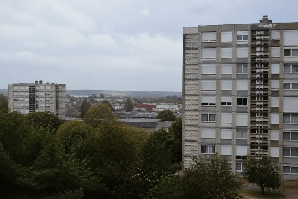 Carte Maubeuge zones prioritaires avec batiments urbains